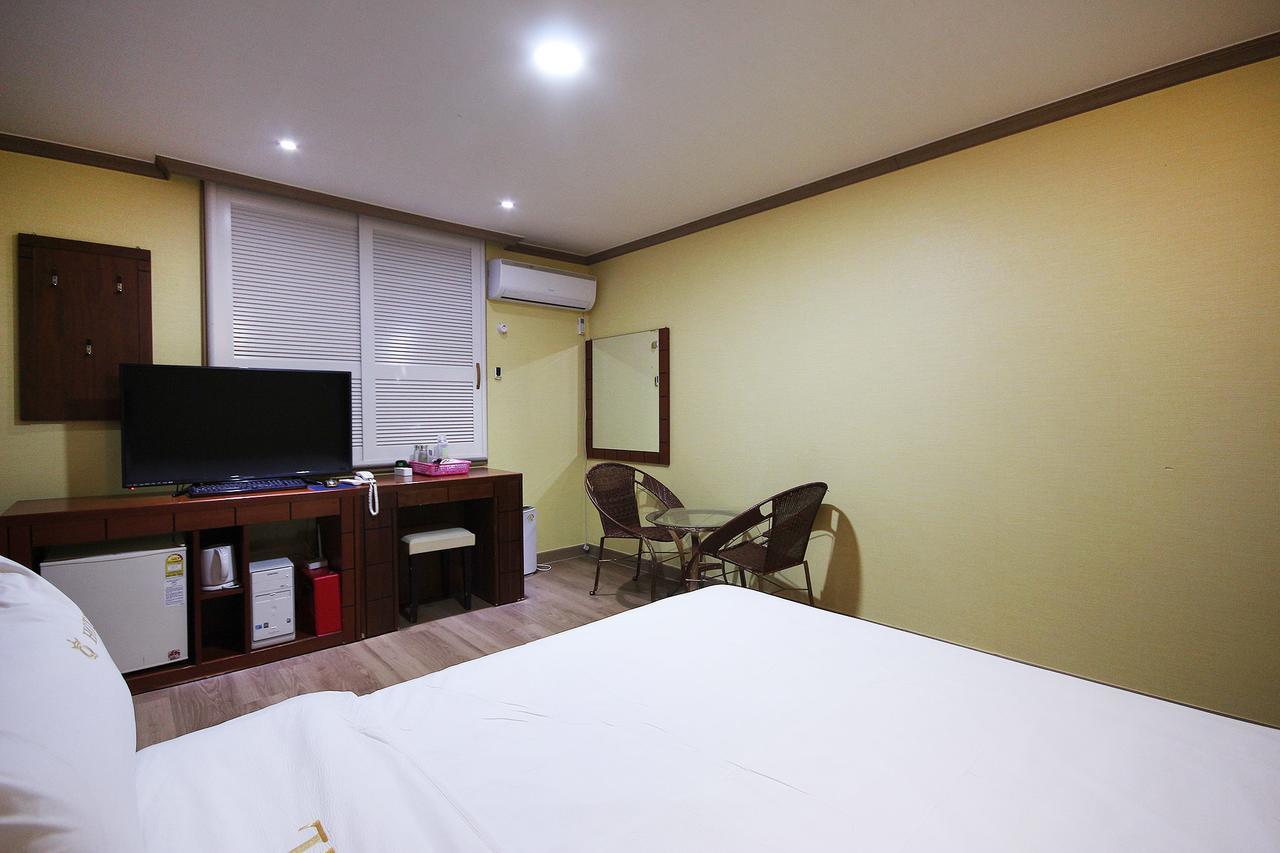 Happy Q Motel Andong Exterior foto